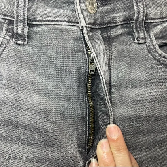 American Eagle Outfitters Grey Distressed High-Rise Skinny Jeans - Women - Picture 4 of 16